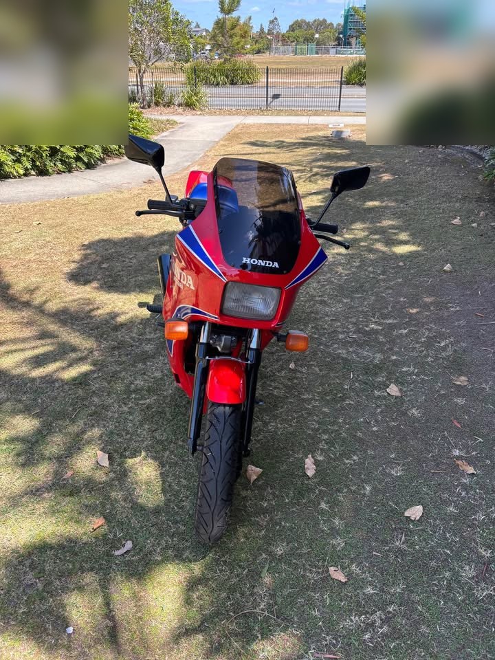 VT250F Integra front on